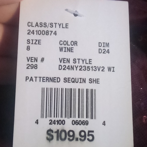 Formal dress - Picture 5 of 5